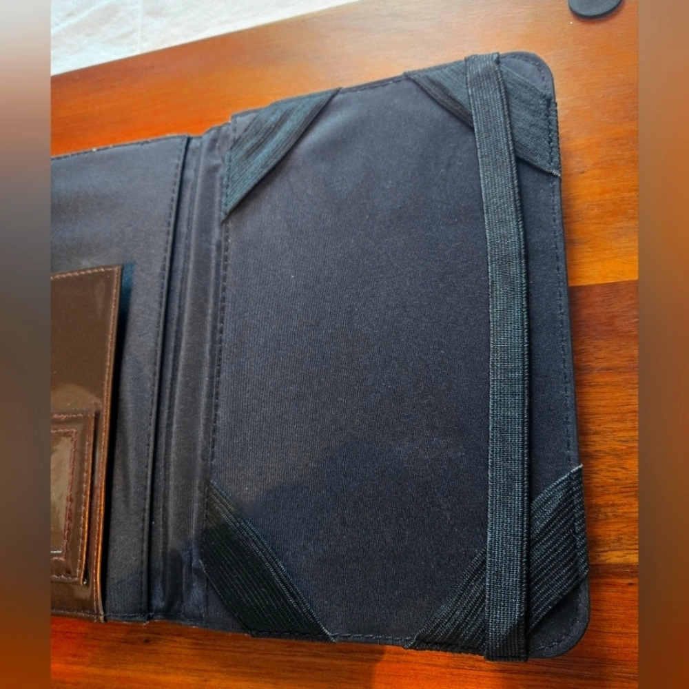 NWOT | Kenneth Cole Reaction | Tablet Case w/ Pockets | Gray, Black, & Silver - Picture 11 of 11